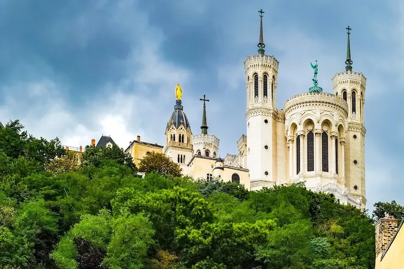 Descoberta da capital gastronômica da França e da Basílica de Notre-Dame de Fourvière.