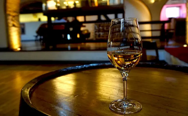 Découverte des domaines viticoles et initiation aux vins de la région.